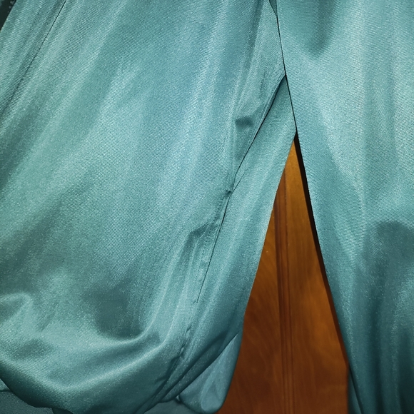 Tracksuit - Picture 7 of 7